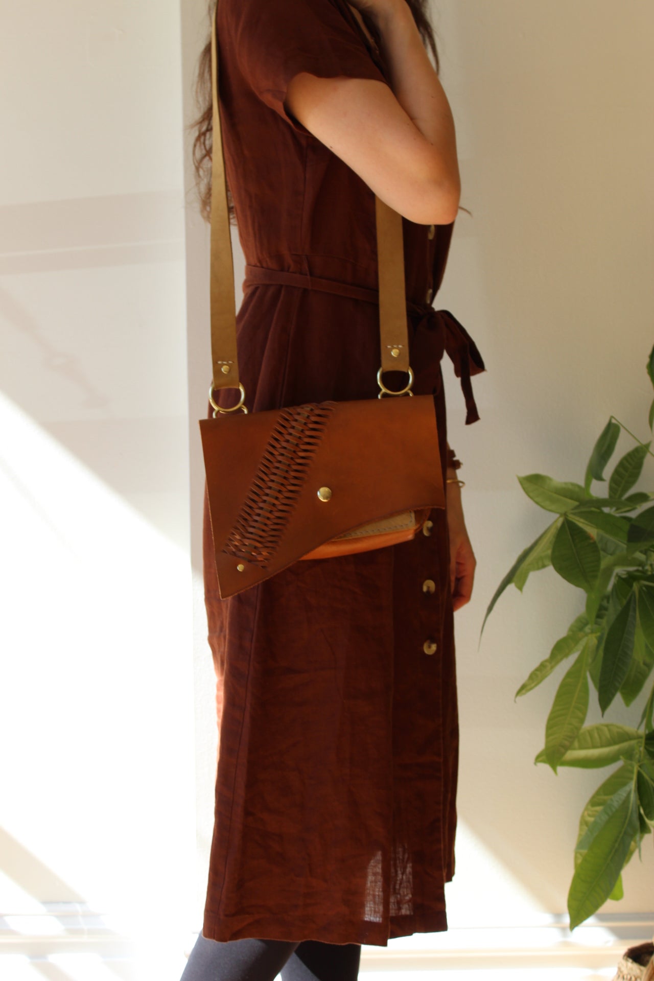 Woven Snap Crossbody - Cognac Brown & Olive