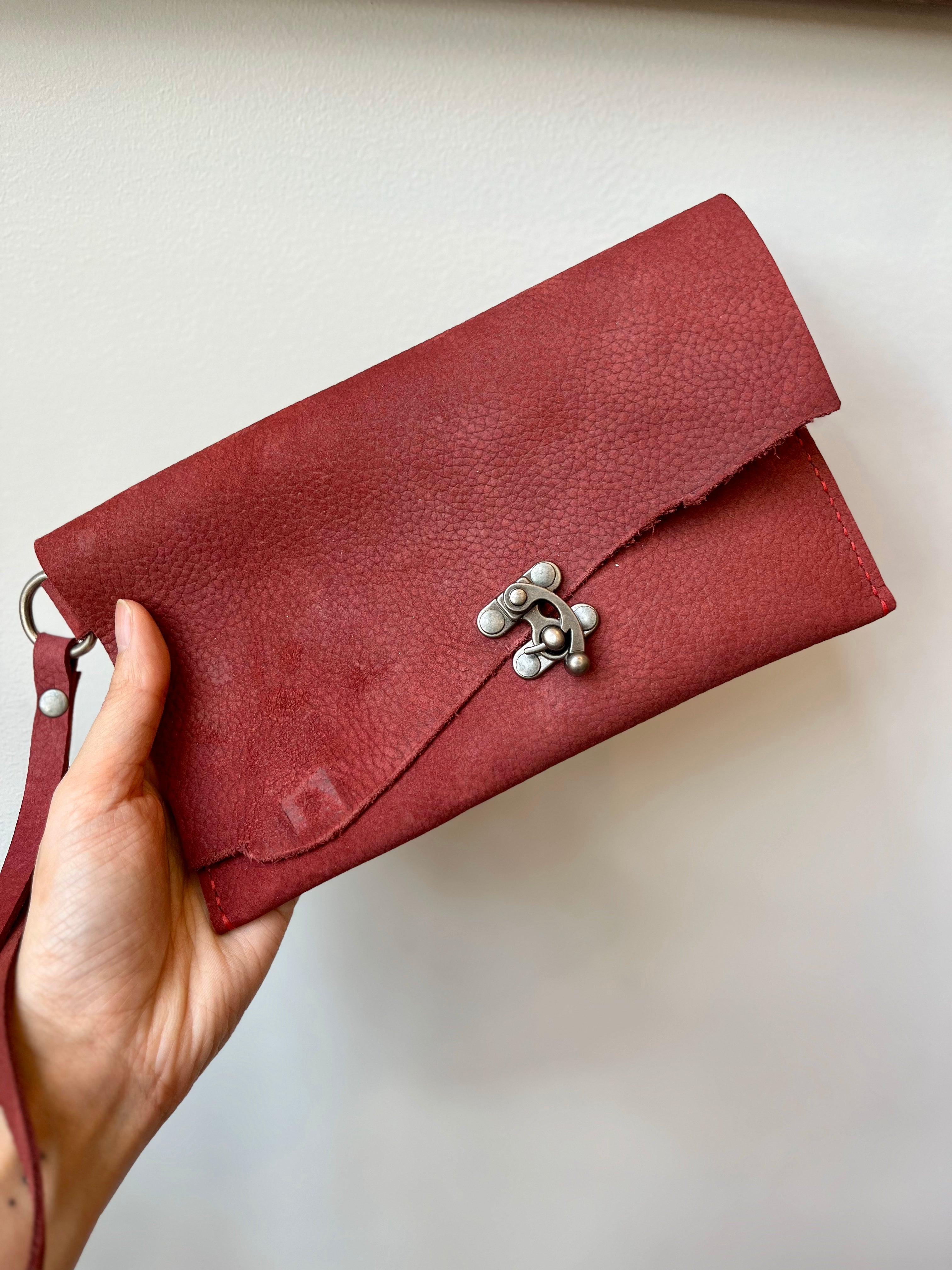 Swing Clasp Wristlet - Soft Red Nubuck